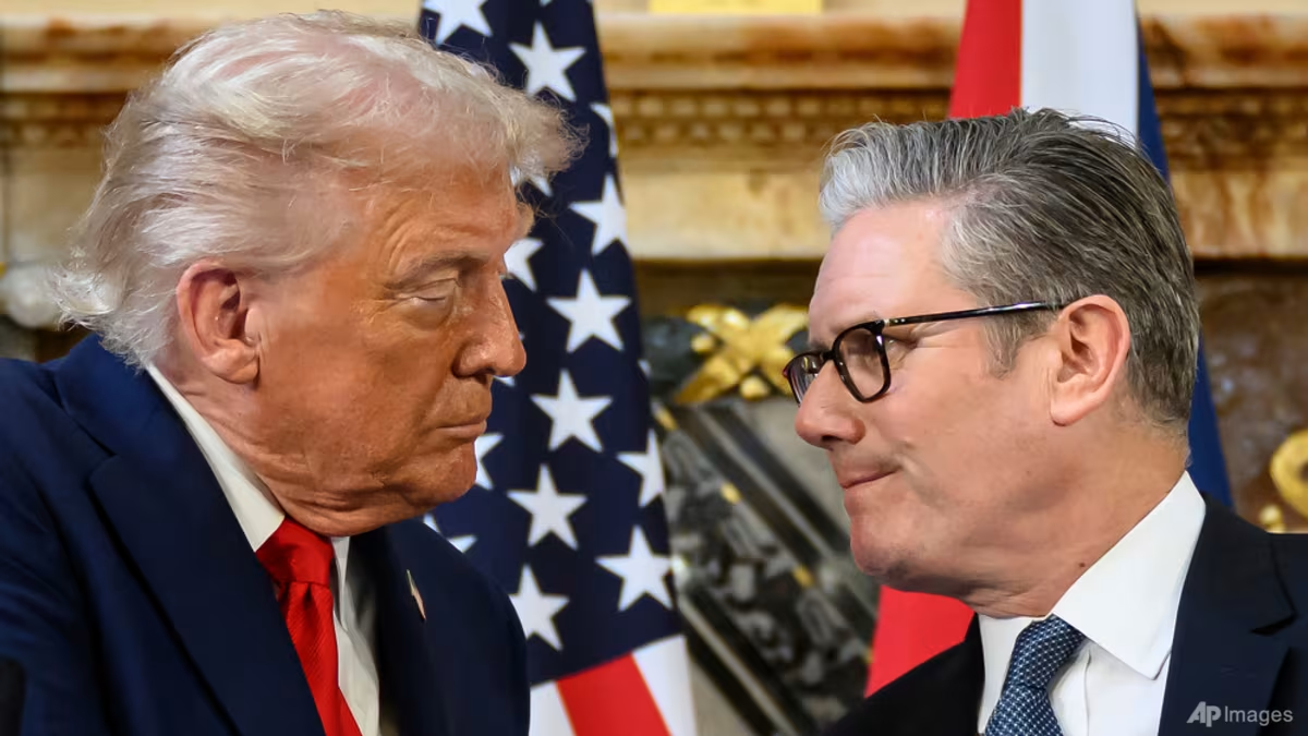 ইরানে হামলায় যুক্তরাষ্ট্রকে ঘাঁটি ব্যবহারের অনুমতি দিল যুক্তরাজ্য