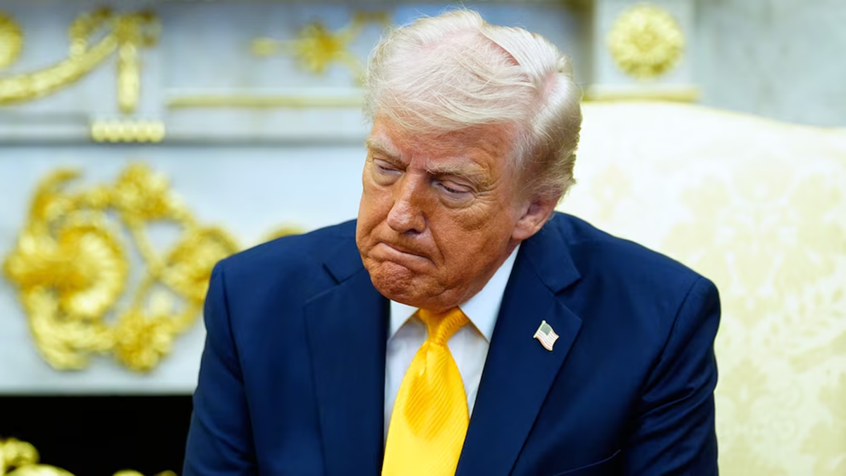 ইরানের বিদ্যুৎ কেন্দ্রে হামলা স্থগিতের ঘোষণা ট্রাম্পের