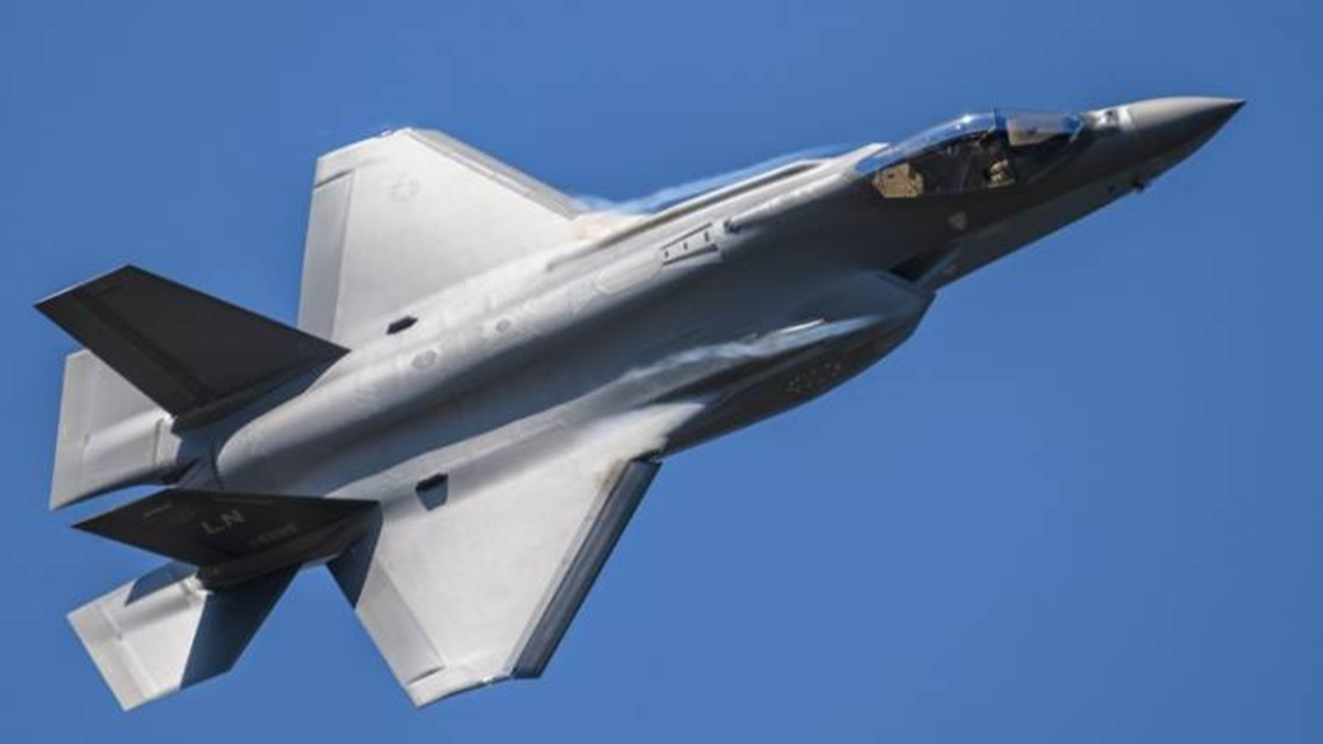 ইরান যুদ্ধে ১৬টি সামরিক বিমান হারিয়েছে যুক্তরাষ্ট্র