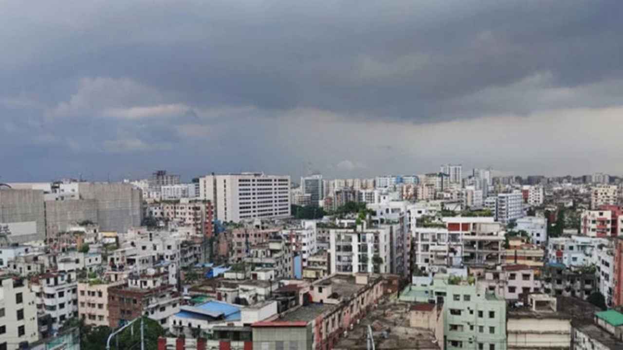 আজও ঢাকার আকাশ মেঘলা থাকবে, দিনে বাড়তে পারে তাপমাত্রা