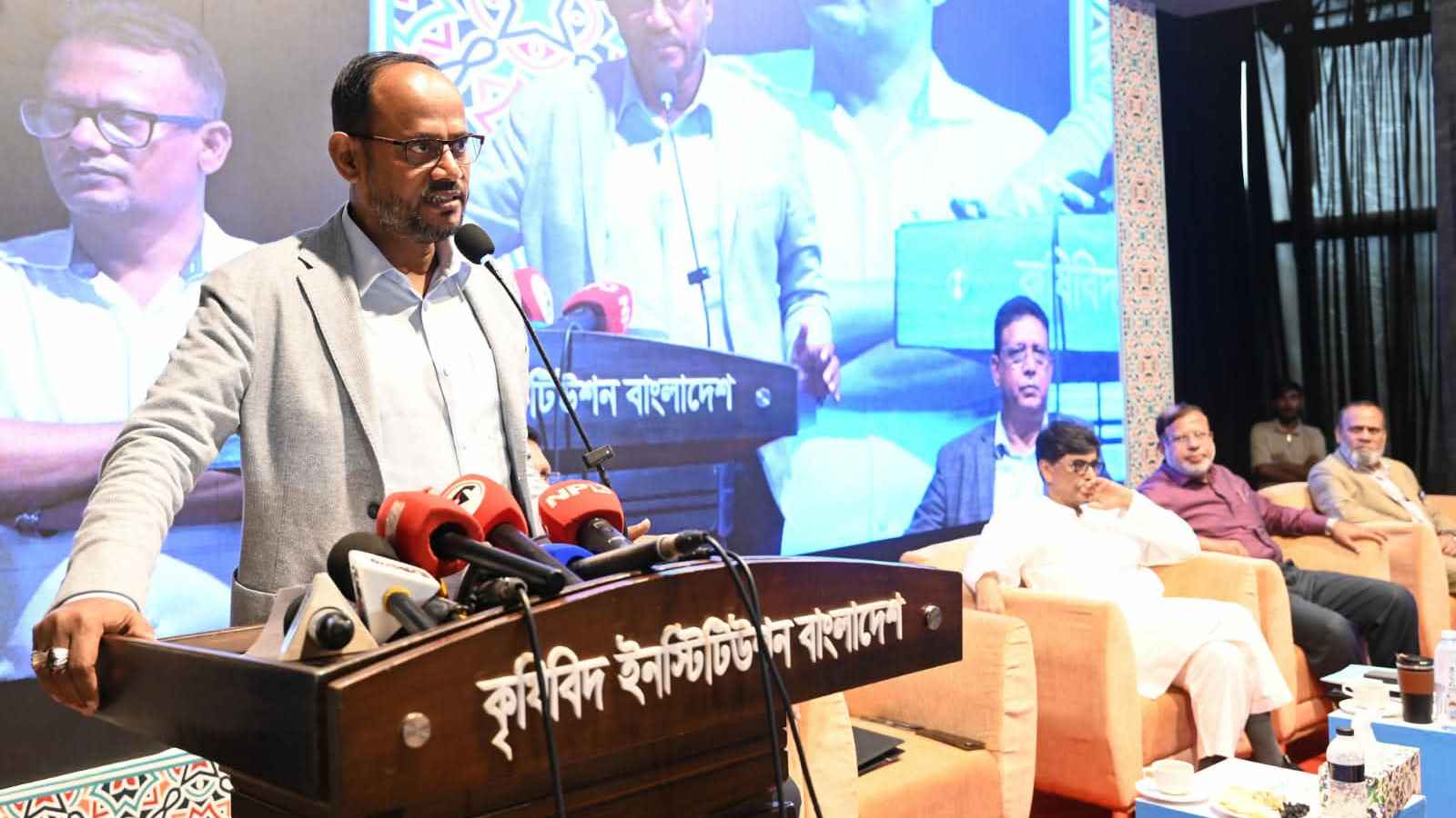 অবৈধভাবে আসা পশু বর্জনের আহ্বান প্রাণিসম্পদ প্রতিমন্ত্রীর