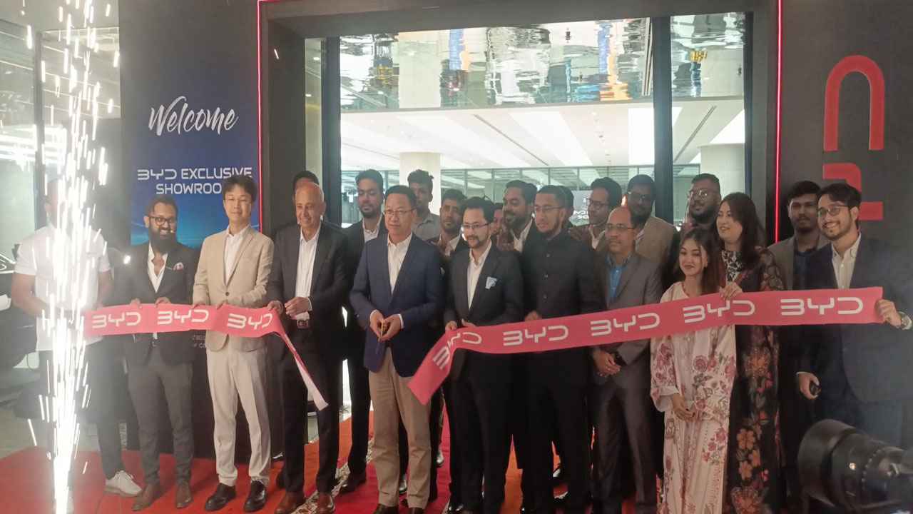 দেশে বিওয়াইডির ইলেক‌ট্রিক গা‌ড়ির এক্সক্লুসিভ শোরুম উদ্বোধন