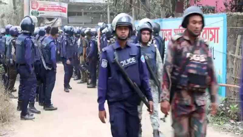 যৌথবাহিনীর নিয়ন্ত্রণে জঙ্গল সলিমপুর, আটক ২৫