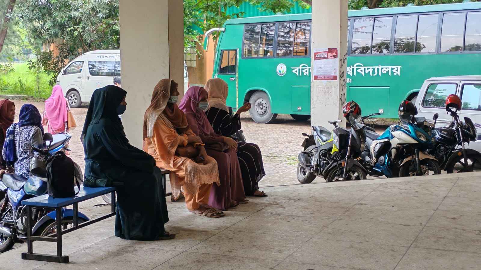 শিক্ষকদের শাটডাউনে পুরোপুরি অচল বরিশাল বিশ্ববিদ্যালয়