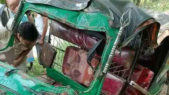 লামায় সিএনজি নিয়ন্ত্রণ হারিয়ে গাছের সঙ্গে ধাক্কা, চালক নিহত