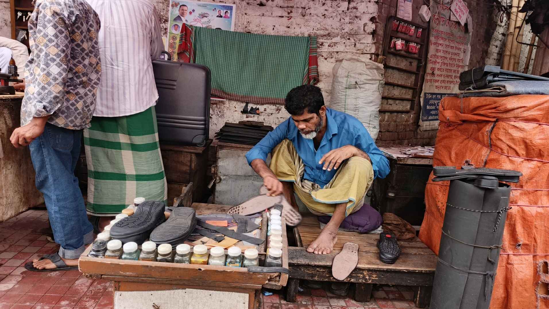 শ্রমিকদের ক্ষোভ: দিবস আমাদের পেটে ভাত দেয় না!