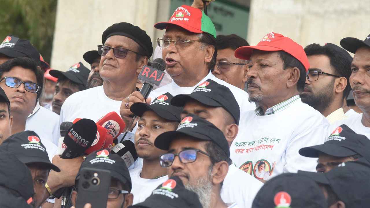 দেশের প্রয়োজনে আবারও রাজপথে মুক্তিযোদ্ধারা: ডিএসসিসি প্রশাসক