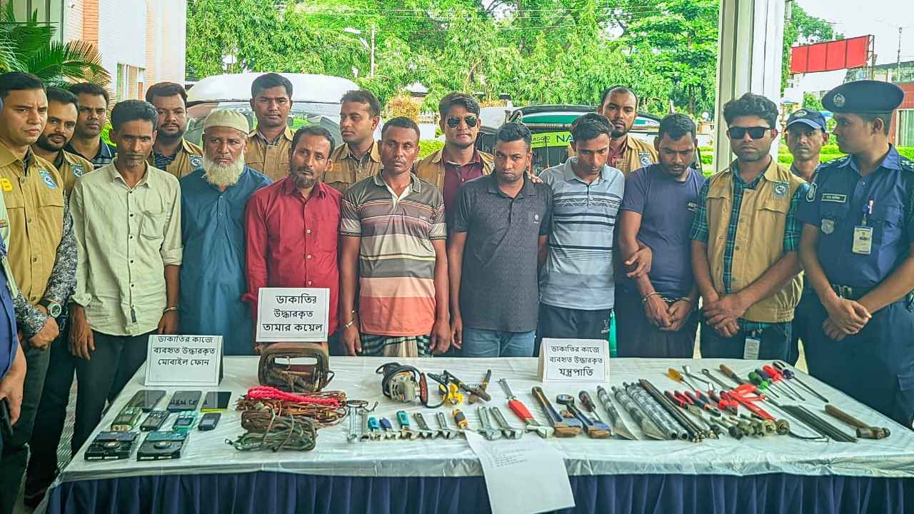 রংপুরে কৃষক হত্যাসহ ট্রান্সফর্মার চুরির ঘটনায় ৭ ডাকাত গ্রেফতার