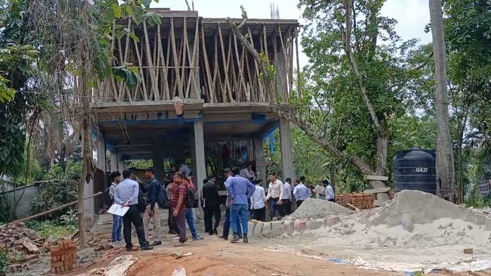 গাজীপুরে অবৈধ ভবন নির্মাণের বিরুদ্ধে গাউকের অভিযান