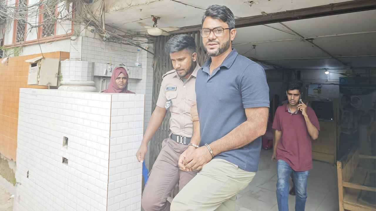 ডাকাতি ও লুটপাট মামলায় জামায়াতের এমপির ভাগিনা গ্রেফতার