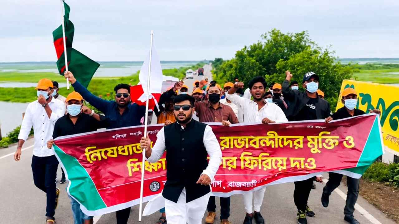 ব্রাহ্মণবাড়িয়ায় ফের নিষিদ্ধ ঘোষিত ছাত্রলীগের ঝটিকা মিছিল, ভিডিও ভাইরাল