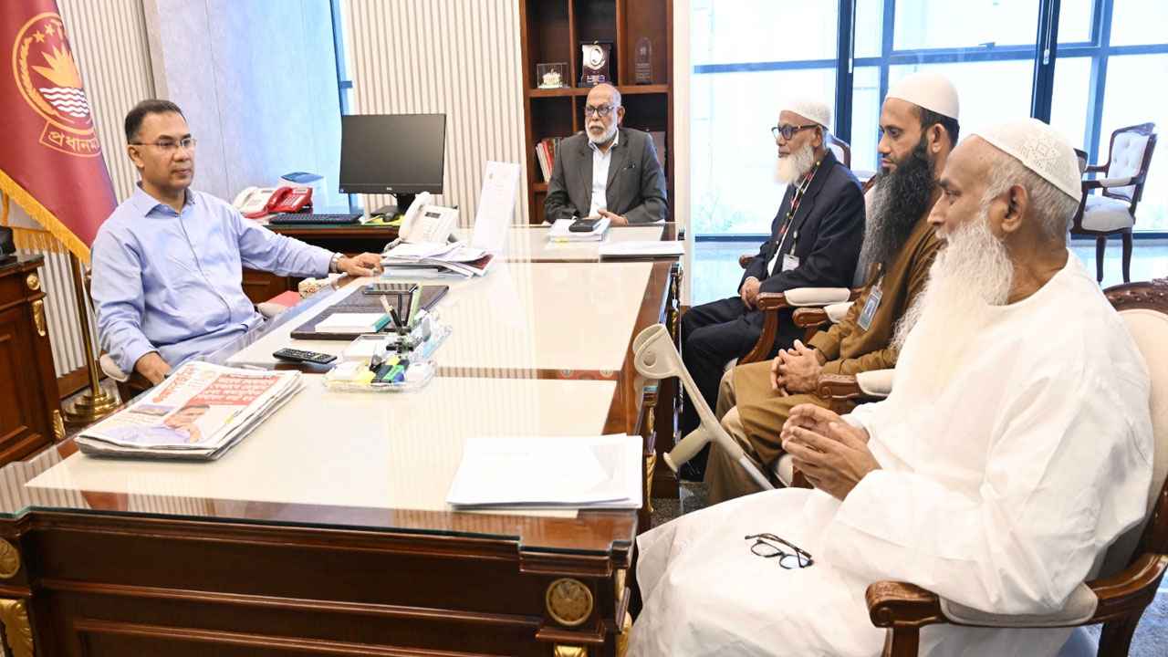 প্রধানমন্ত্রীর সঙ্গে ওয়াকফ প্রশাসকের সাক্ষাৎ
