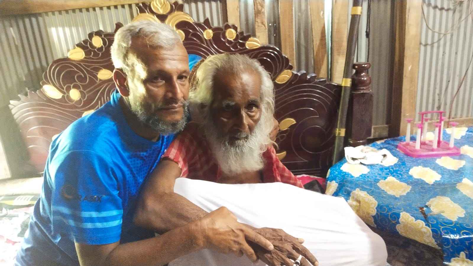 ট্রলারডুবিতে নিখোঁজ ছৈয়দ আহাম্মদ ৫৪ বছর পর ফিরলেন বাড়িতে