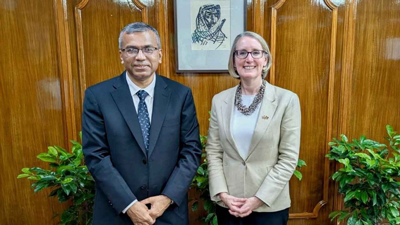 অর্থ পাচার প্রতিরোধে বাংলাদেশ ব্যাংক-ব্রিটিশ হাইকমিশনের বৈঠক