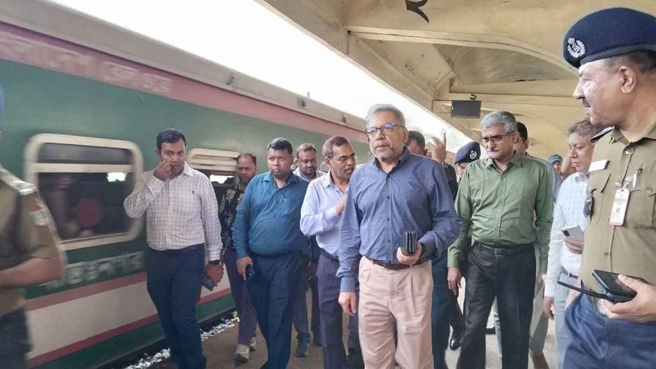 ট্রেনে ঈদযাত্রা শুরু, প্রথম দিনে স্বস্তি