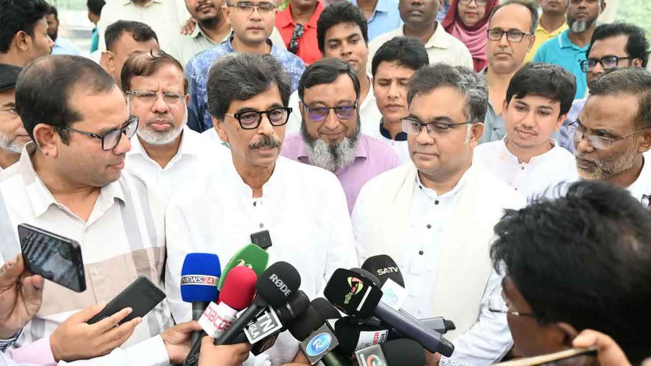 এক ইঞ্চি জমি-জলাশয়ও অনাবাদি রাখা যাবে না: কৃষিমন্ত্রী