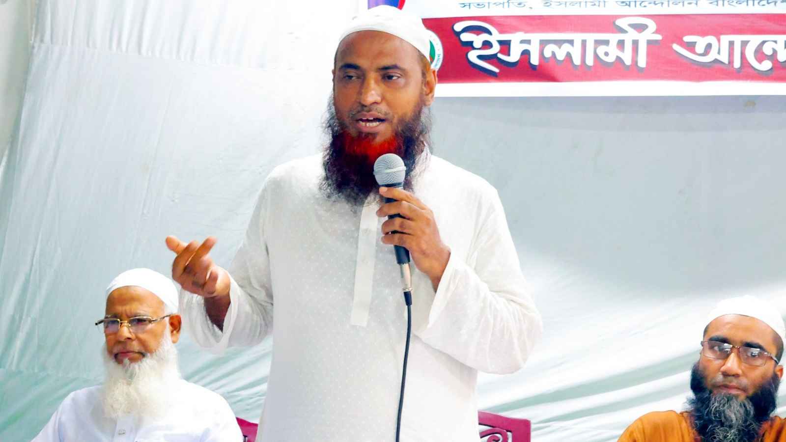 ‘ধর্ষকের প্রকাশ্য মৃত্যুদণ্ডকে মধ্যযুগীয় বলা জ্ঞানপাপীর পরিচয়’