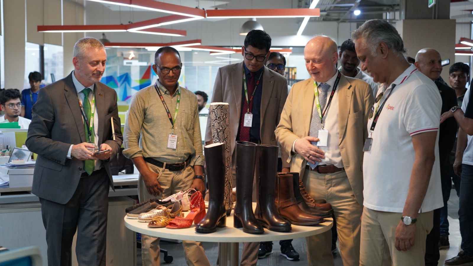 এপেক্সের কারখানা পরিদর্শনে ইউরোপীয় ইউনিয়নের প্রতিনিধি দল