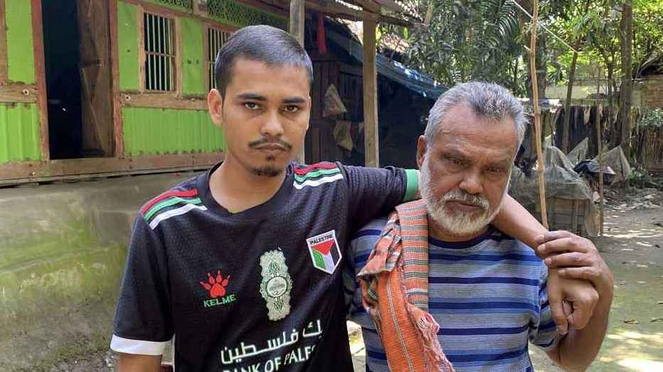 ক্যানসার আক্রান্ত ছেলেকে বাঁচাতে দ্বারে দ্বারে ঘুরছেন চা দোকানি বাবা