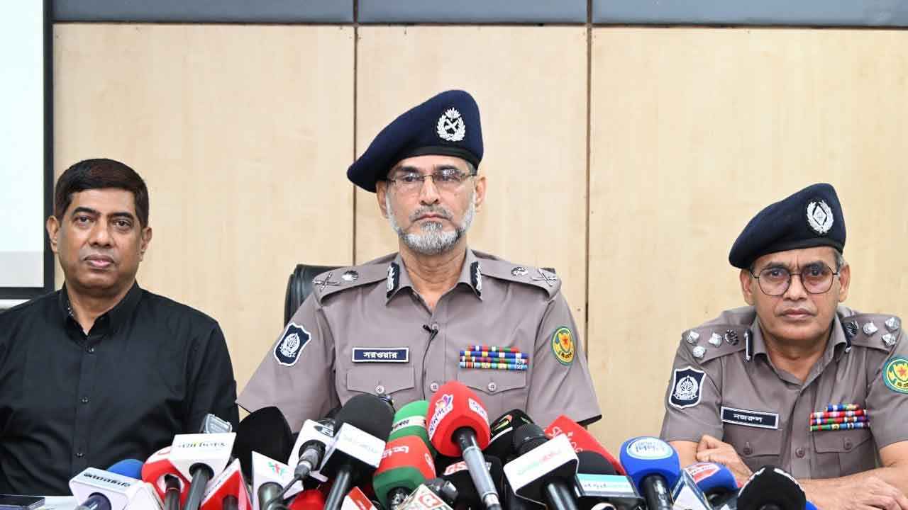 ‘‎চাঁদাবাজদের ছাড়াতে তদবির করতে এলে আইনগত ব্যবস্থা নেওয়া হবে’