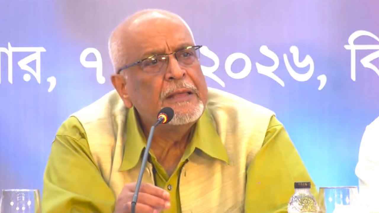 বাংলাদেশে আরেকটি শিক্ষা আন্দোলনের প্রয়োজন দেখা দিয়েছে: দেবপ্রিয়