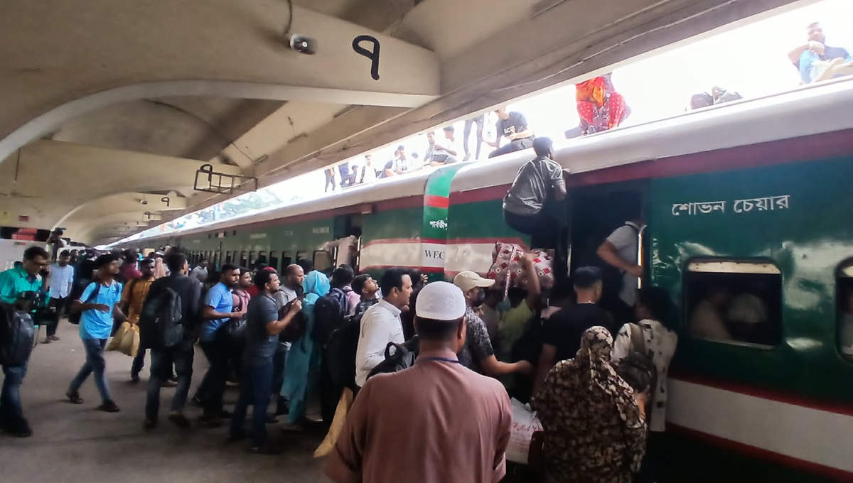 Dhakamail_Eid_train-2