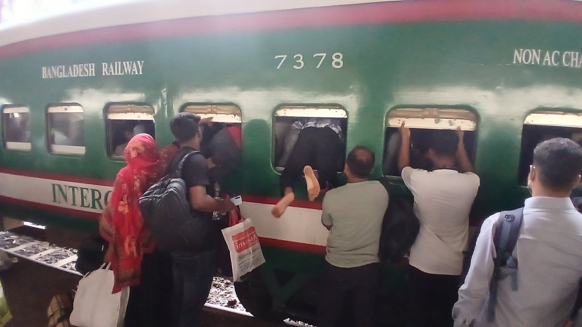 Dhakamail_Eid_train-3