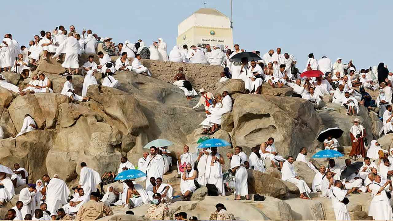 হজে গিয়ে প্রাণ হারালেন ৩১ বাংলাদেশি