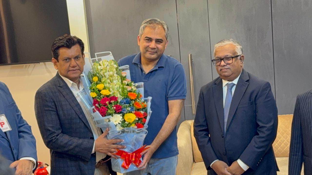 ঢাকা টেস্টের প্রথম দিনে বাংলাদেশে এলেন পিসিবি প্রধান নাকভি