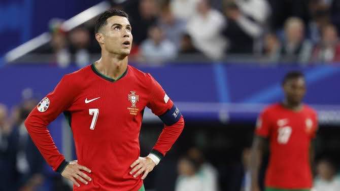 ‘কিংবদন্তির জন্য নয়, ফর্ম দিয়েই পর্তুগাল দলে রোনালদো’