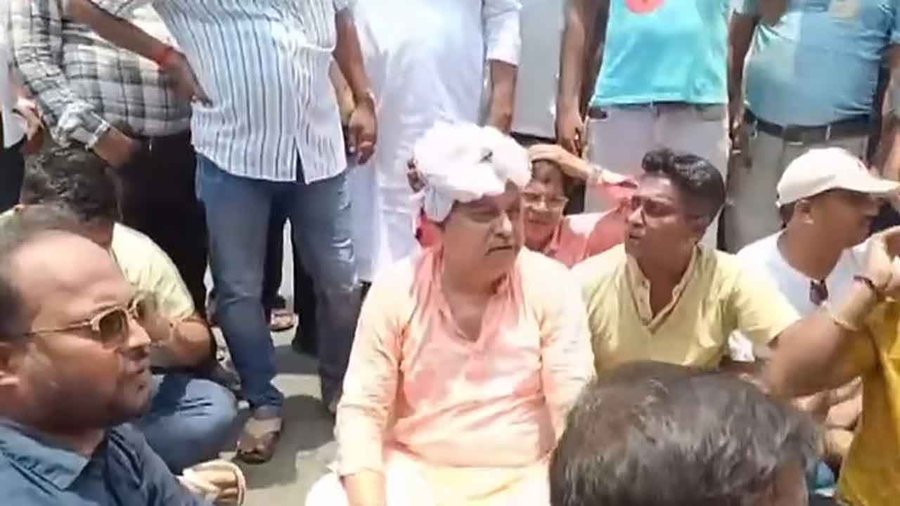 অভিষেকের পর এবার তৃণমূলদলীয় সংসদ সদস্যের ওপর হামলা