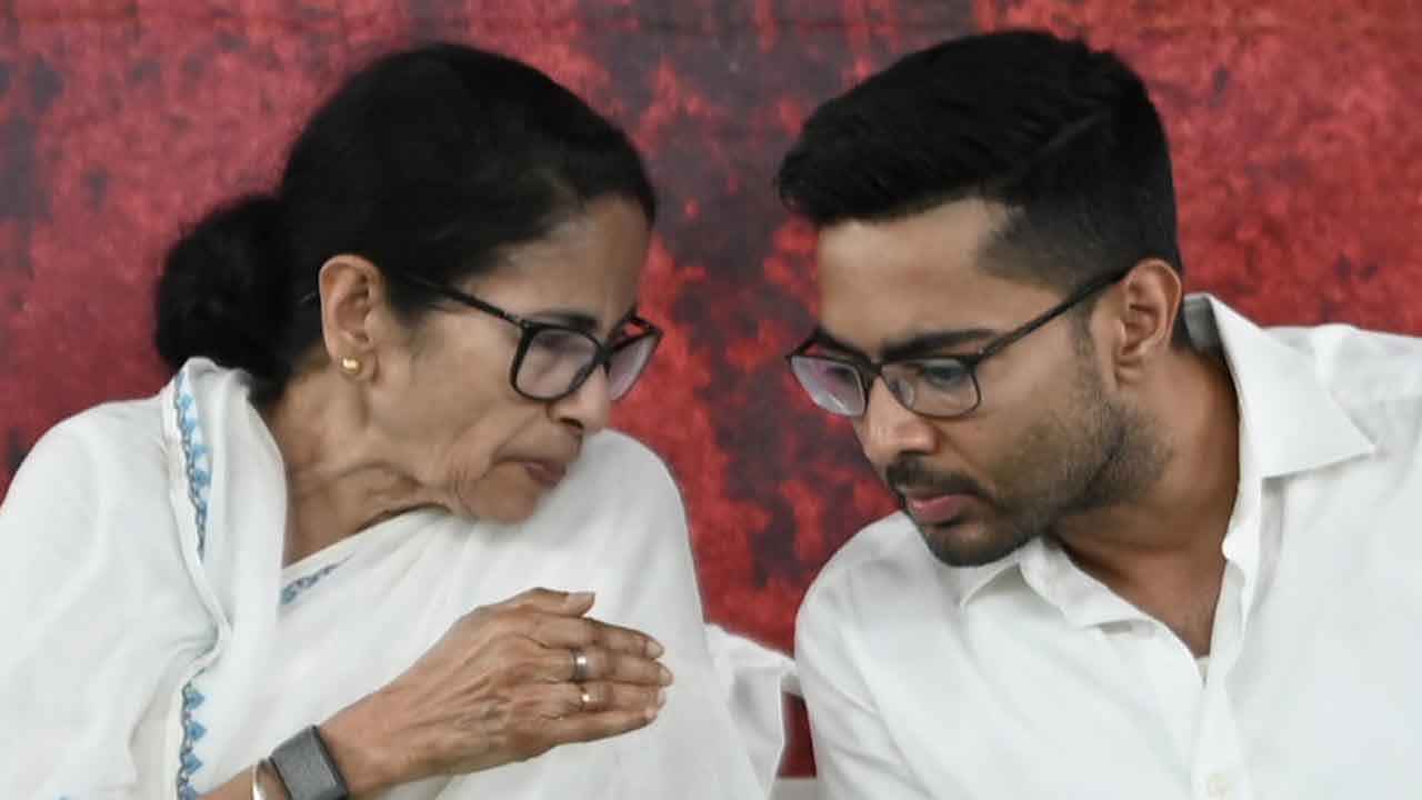 নিরাপত্তা সরিয়ে নেওয়া হলো মমতা-অভিষেকের বাড়ির