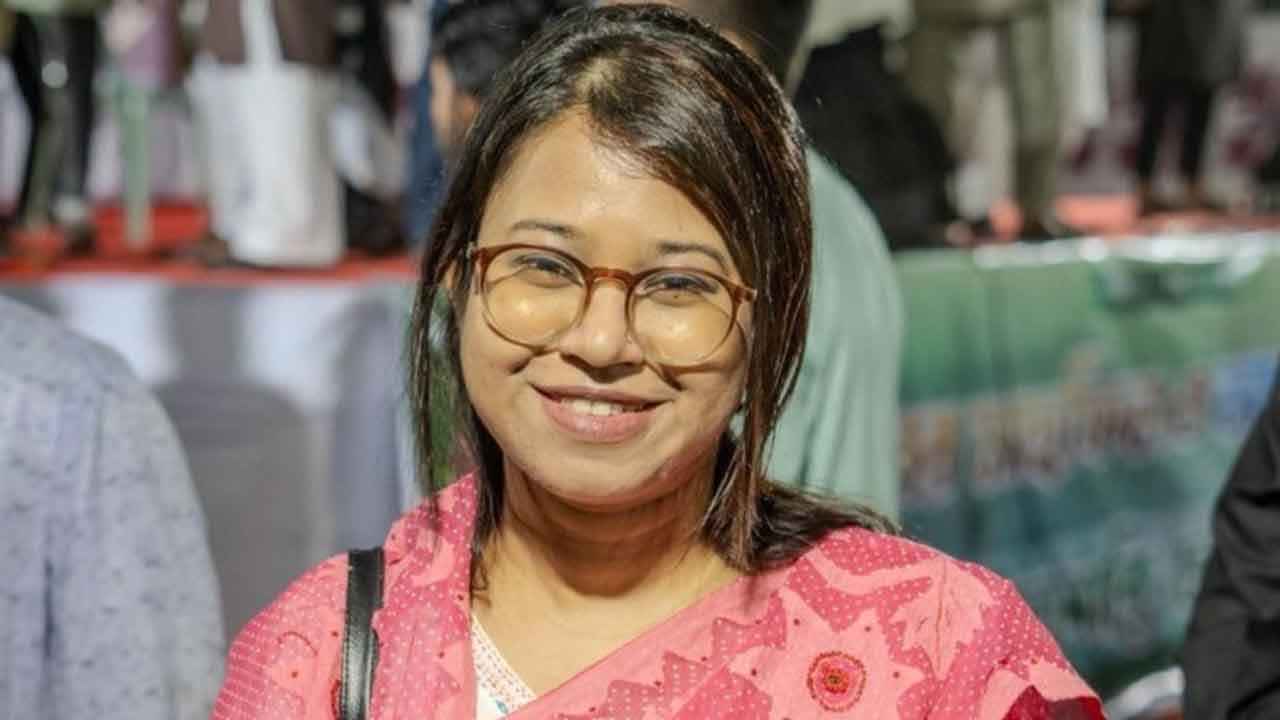 আইনি লড়াই চালিয়ে যাবেন মনিরা শারমিন, এমপি হওয়া নয় মূল লক্ষ্য
