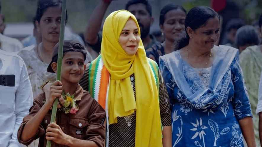 কেরালায় হিজাবি মুসলিম তরুণীর বিজয়