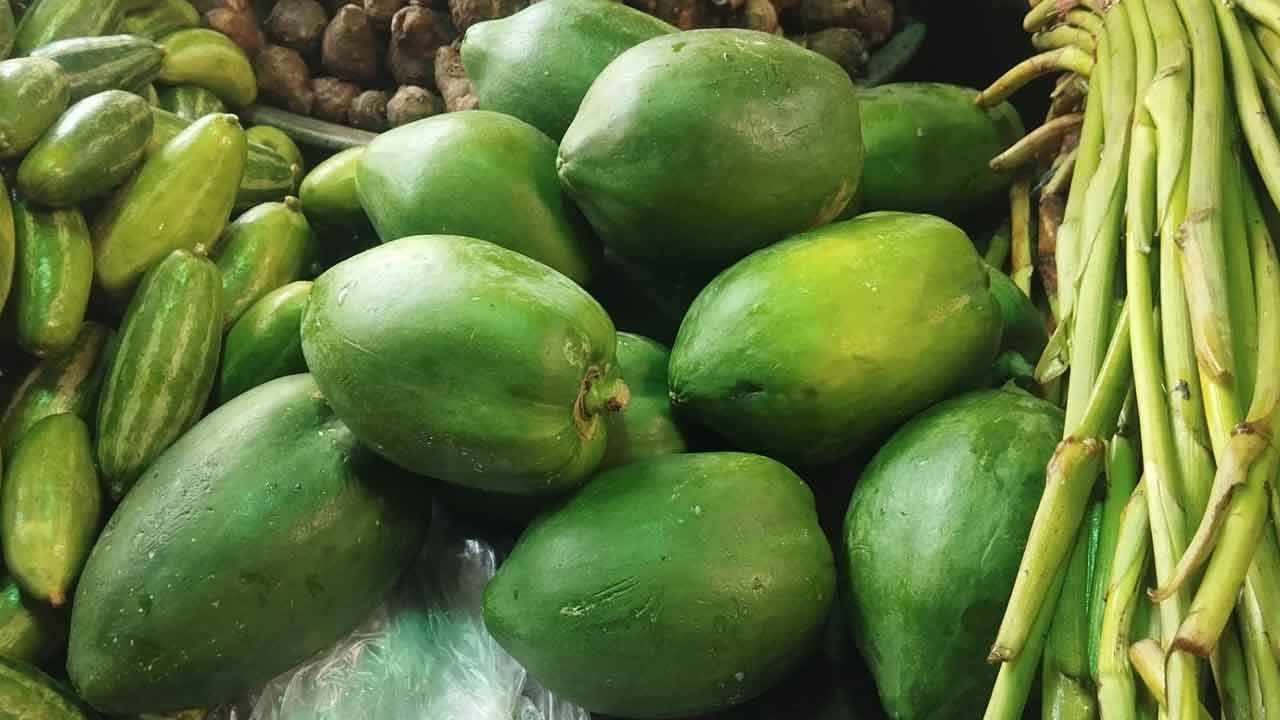 পেঁপের দামেও অস্বস্তি, ১৫ টাকার সবজি এখন ১০০!