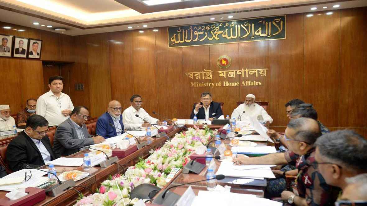 সীমান্তে কাঁটাতারের বেড়া দেওয়ার বিষয়ে যা বললেন স্বরাষ্ট্রমন্ত্রী