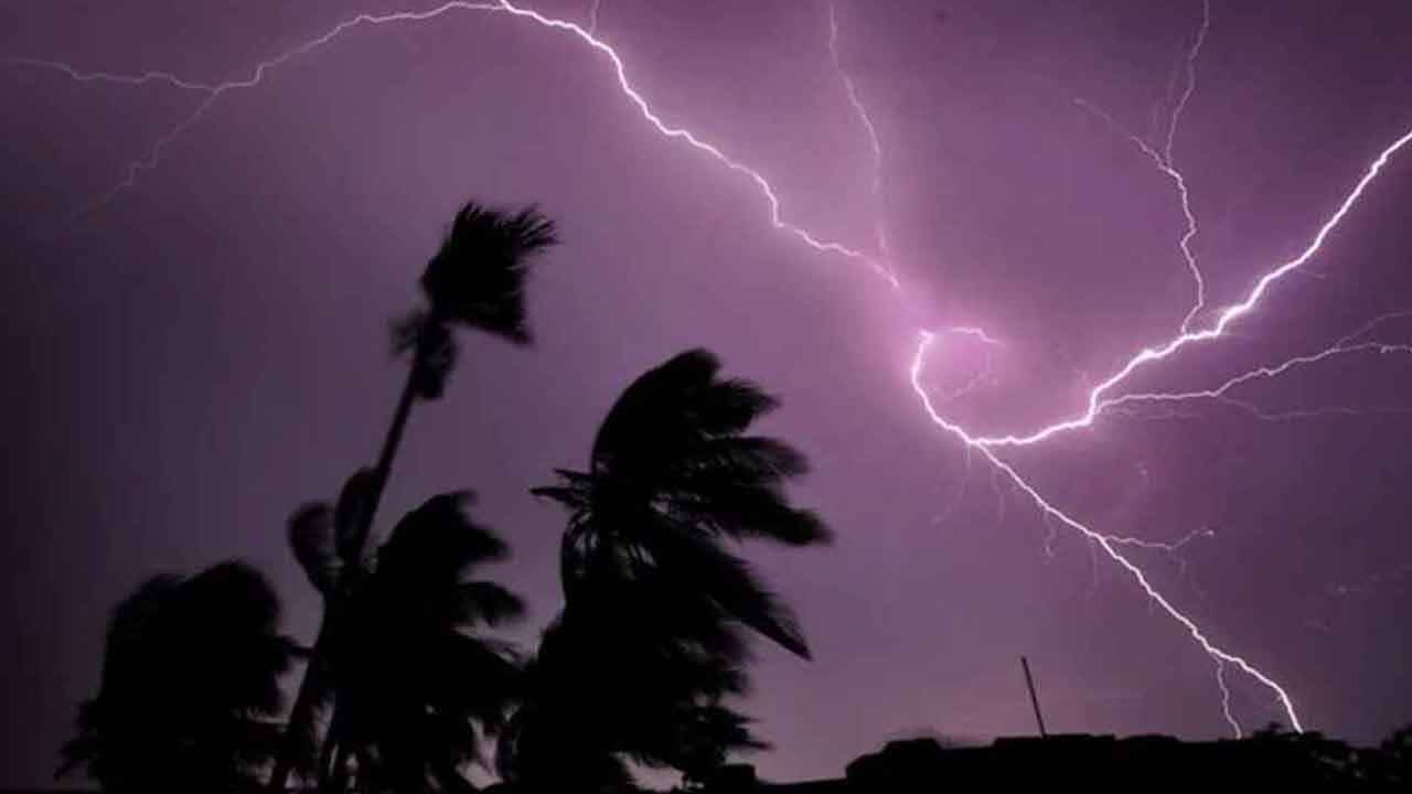 রাতের মধ্যে ৬ অঞ্চলে বয়ে যেতে ৬০ কিমি বেগে ঝড়