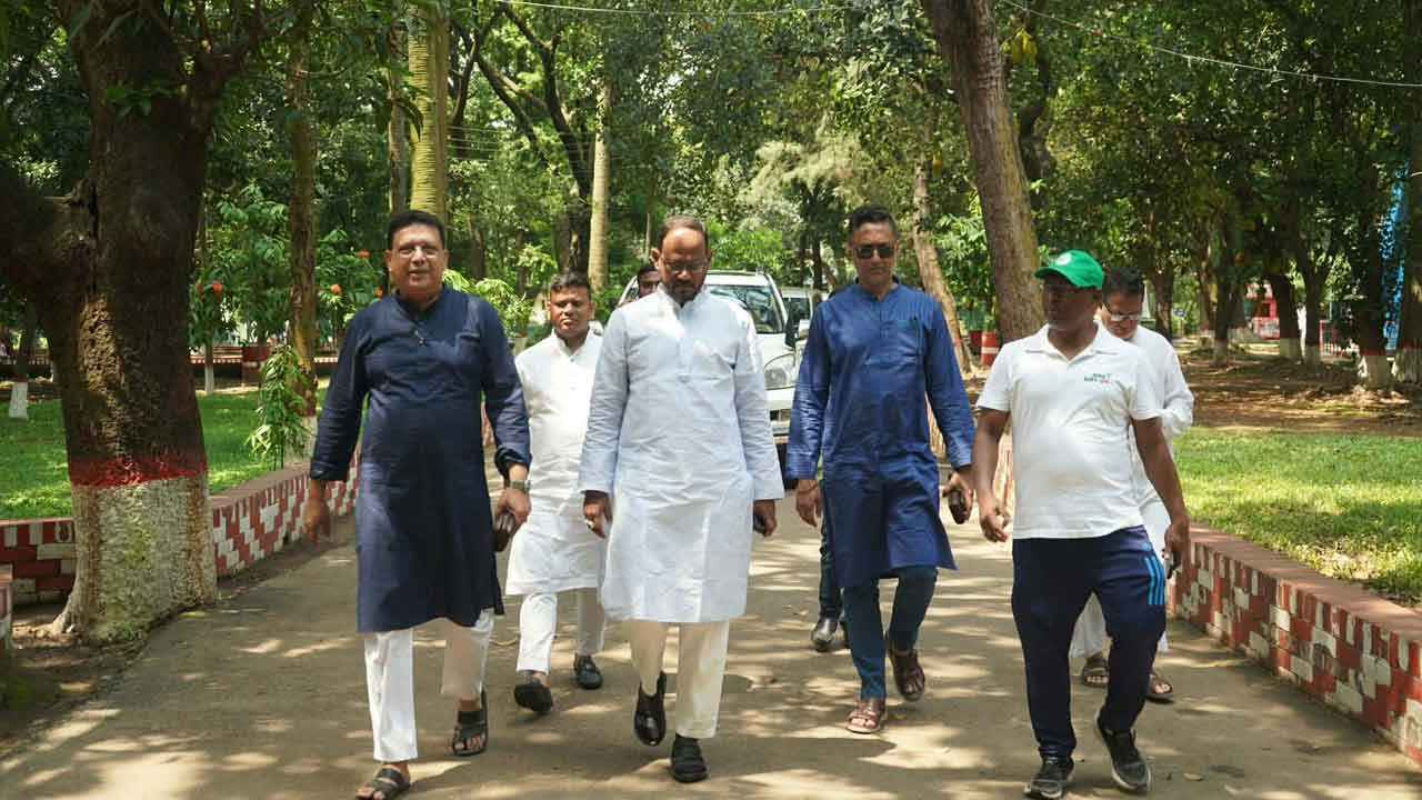 জাতীয় চিড়িয়াখানাকে আধুনিক ও দর্শনার্থীবান্ধব করার নির্দেশ প্রতিমন্ত্রী