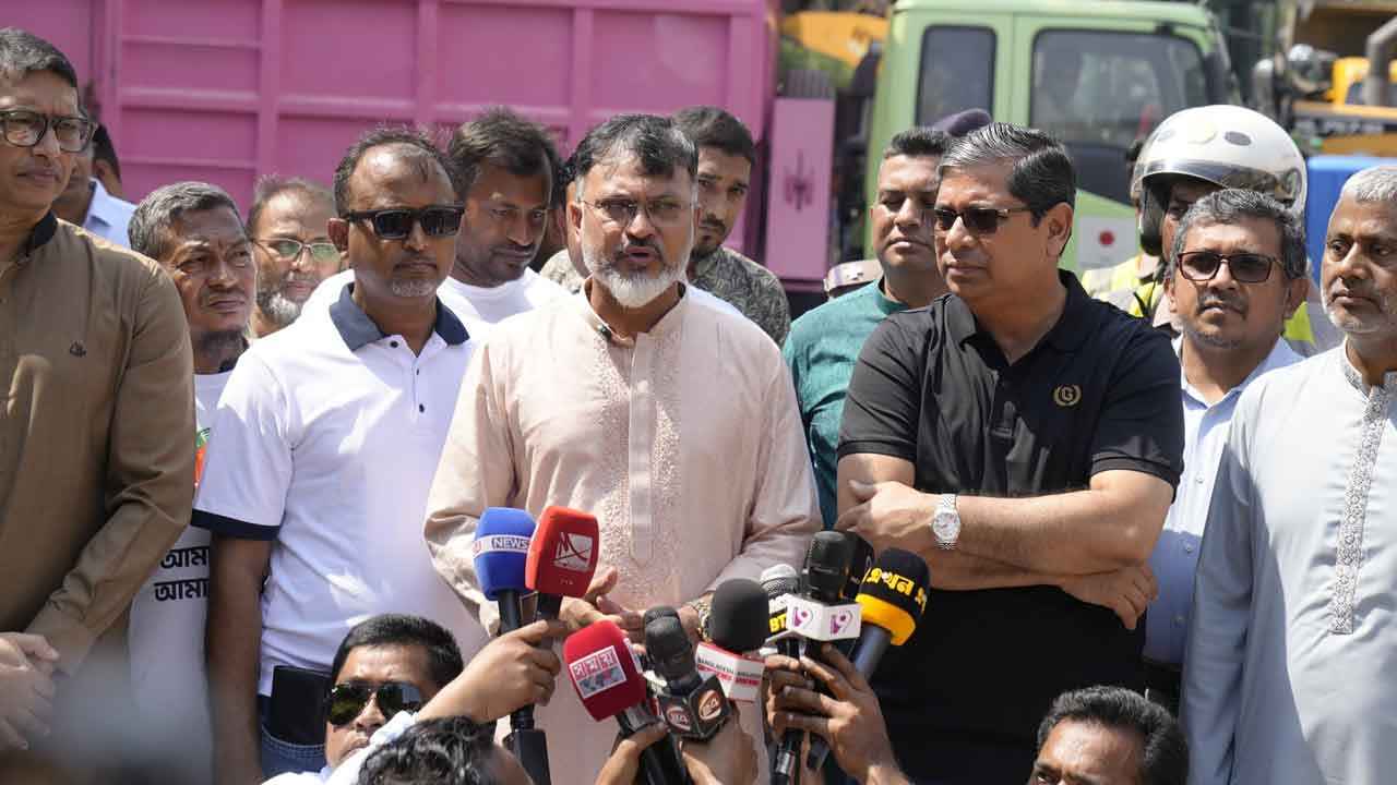 কোরবানির বর্জ্য অপসারণ কার্যক্রম পরিদর্শনে ডিএনসিসি