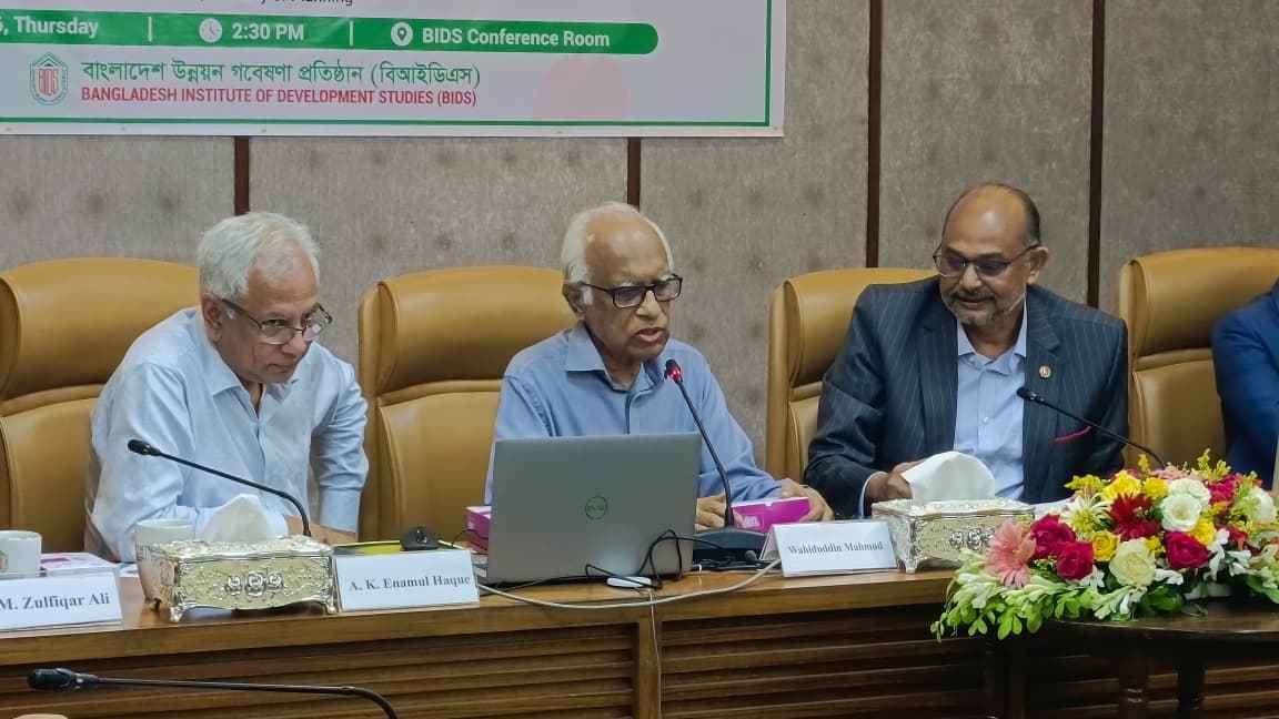 স্বাস্থ্য খাতে সরকারি ব্যয় বাড়ানোই বৈষম্য কমানোর উপায়: ওয়াহিদউদ্দিন
