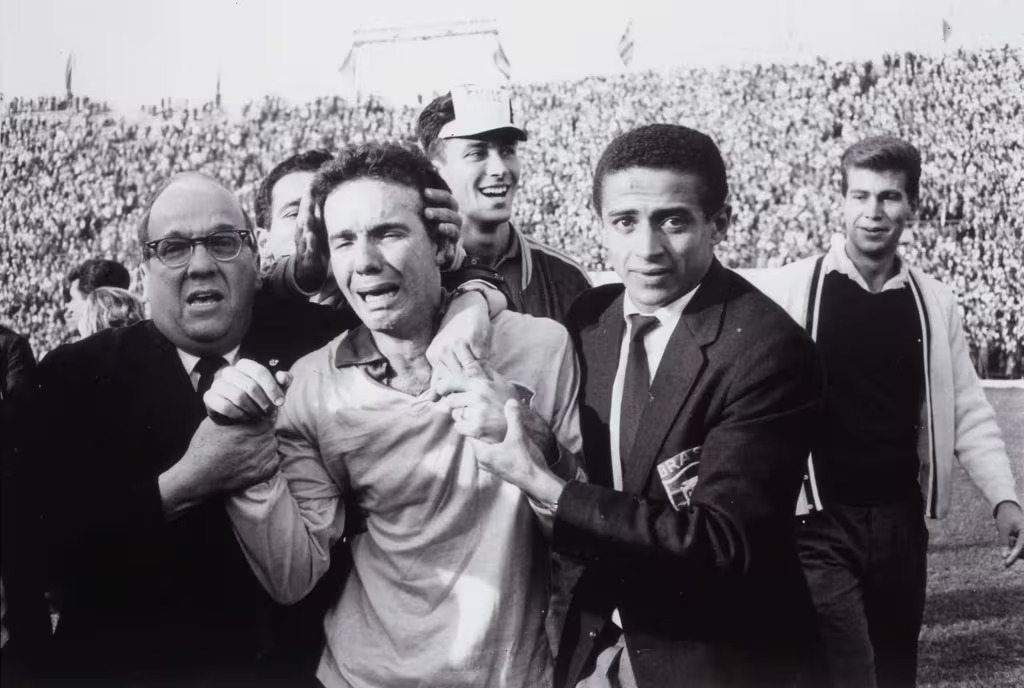 Zagallo-cries-tears-of-joy-following-Brazil-s-3-1-win-over-Czechoslovakia-in-the-1962-FIFA-World-Cup-Chile-final