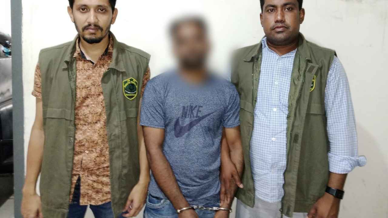 ৯ মামলায় পলাতক থাকা পরোয়ানাভুক্ত আসামি গ্রেফতার