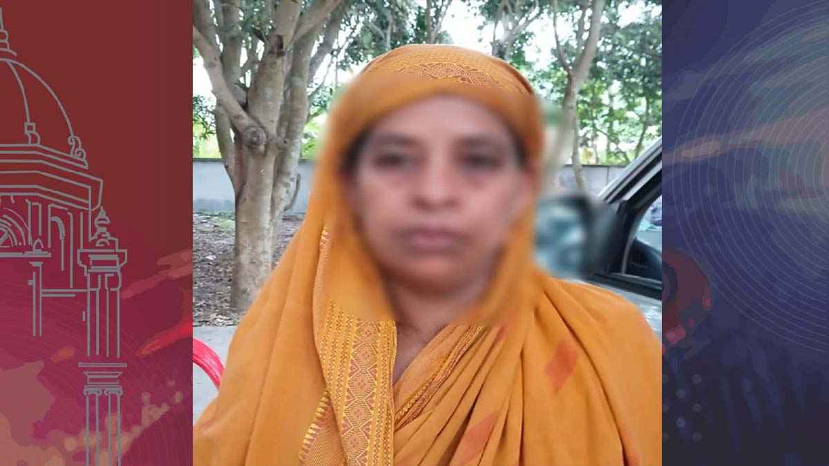 নড়াইলে খাটের নিচে বস্তায় মিলল ৩৮ কেজি গাঁজা, নারী আটক