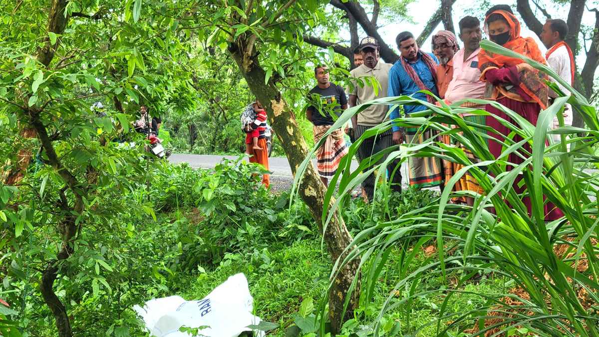 সিরাজগঞ্জে মহাসড়কের পাশ থেকে বৃদ্ধার মরদেহ উদ্ধার