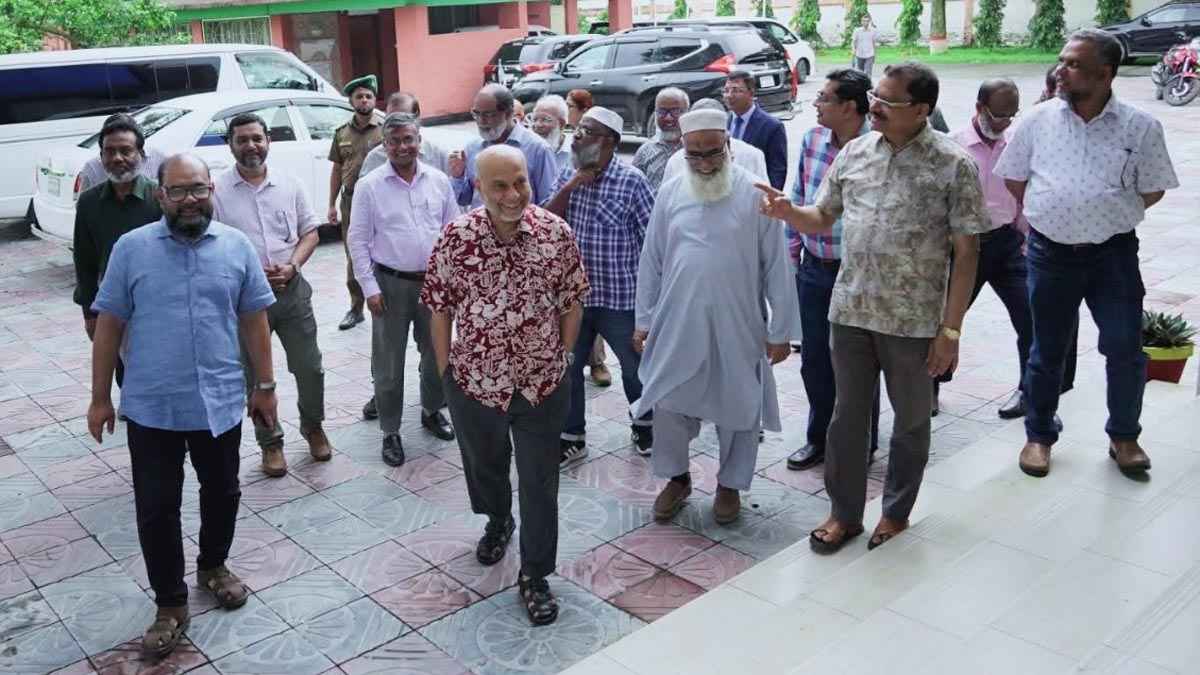 বাকৃবিতে ইন্টারন্যাশনাল গেস্ট হাউস কনফারেন্স হলের উদ্বোধন