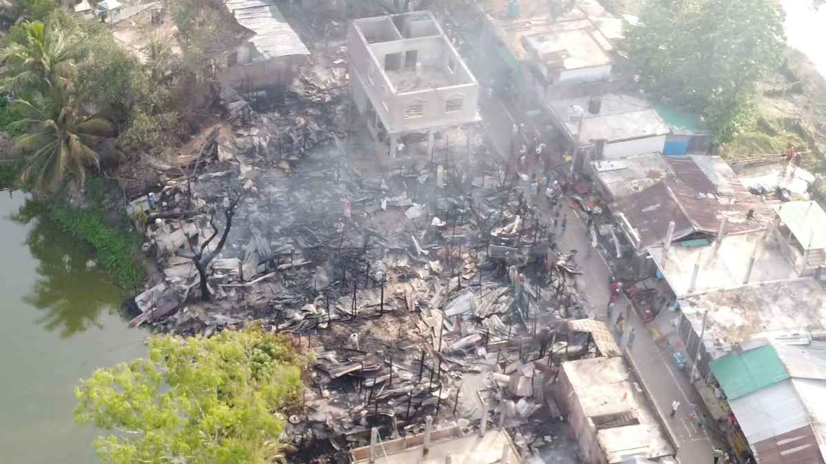 বান্দরবানে আগুনে পুড়ল ৭০ দোকান-বসতঘর