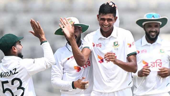 শেষ সেশনে পাকিস্তানের দরকার ১৫২ রান, বাংলাদেশের দরকার ৭ উইকেট