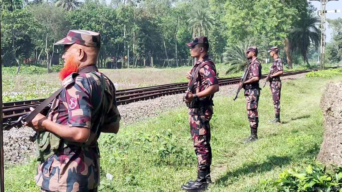অবৈধ অনুপ্রবেশ ঠেকাতে হিলি সীমান্তে বিজিবির সর্বোচ্চ সতর্কতা