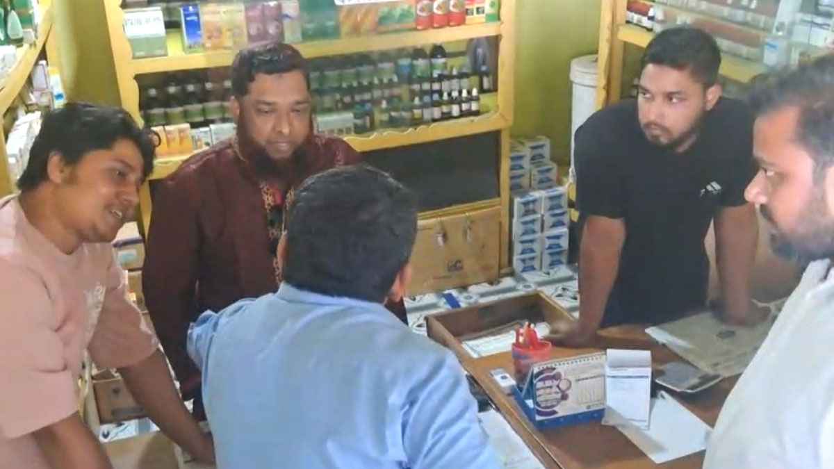 মুজিবনগরে দুই প্রতিষ্ঠানকে ২১ হাজার টাকা জরিমানা