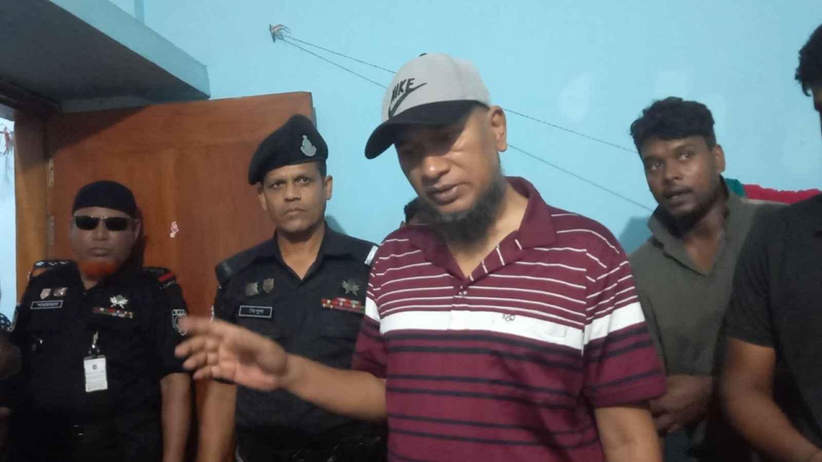 মাদারীপুরে ৩ লাশ: স্ত্রীর চিকিৎসায় ঋণগ্রস্ত হয়ে সপরিবারে আত্মহত্যা